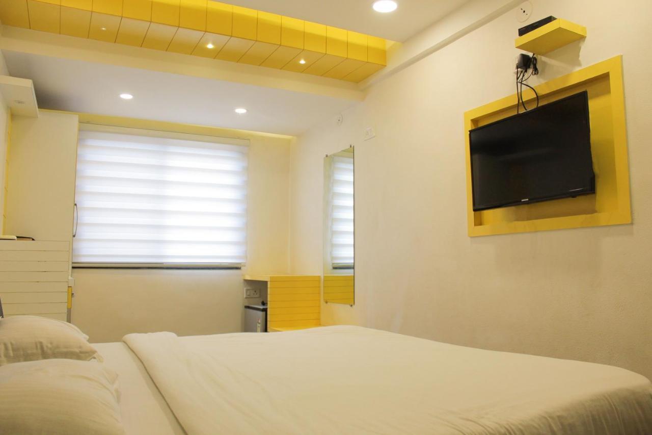 Hotel Maa Sharda Indore Eksteriør bilde