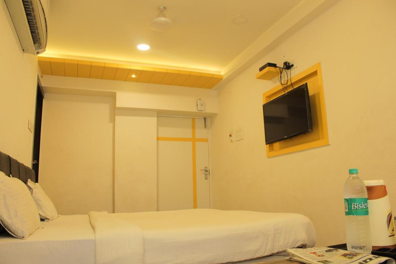 Hotel Maa Sharda Indore Eksteriør bilde